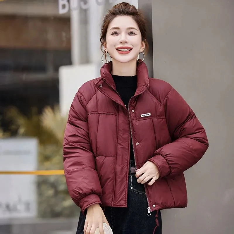 2025 New Winter Women's Angola Red Down Cotton Coat Short Casual Loose Jacket Fashion Female Short Collar Ladies Bread Overwear
2025 New Winter Women's Angola Red Down Cotton Coat Short Casual Loose Jacket Fashion Female Short Collar Ladies Bread Overwear