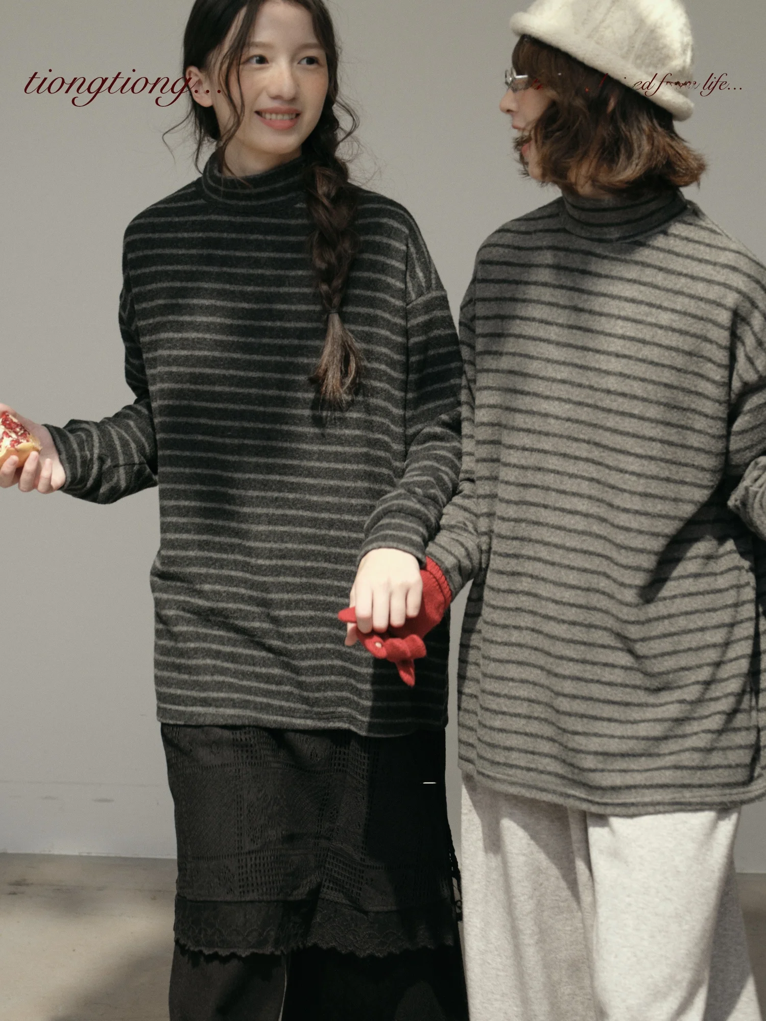 Ретро-футболка с длинным рукавом в художественном стиле, женская свободная облегающая блузка с высоким воротником, бархатная полосатая футболка для осени и зимы
Ретро-футболка с длинным рукавом в художественном стиле, женская свободная облегающая блузка с высоким воротником, бархатная полосатая футболка для осени и зимы