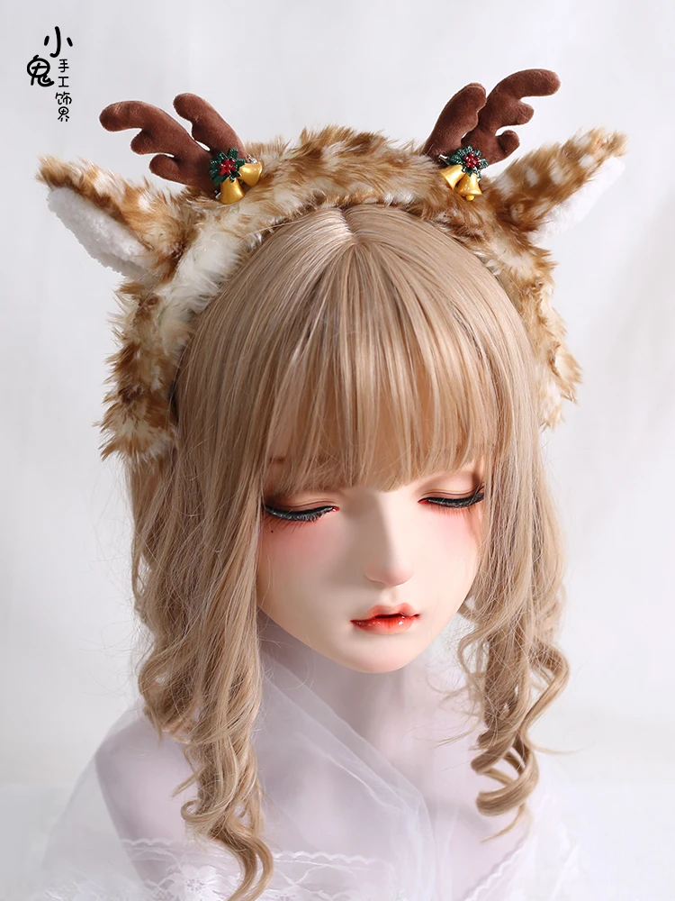 Japanese Sweet Christmas headband Autumn/Winter Elk Spots KC Plush antlers Cute Winter ear bell hairpin
Japanese Sweet Christmas headband Autumn/Winter Elk Spots KC Plush antlers Cute Winter ear bell hairpin