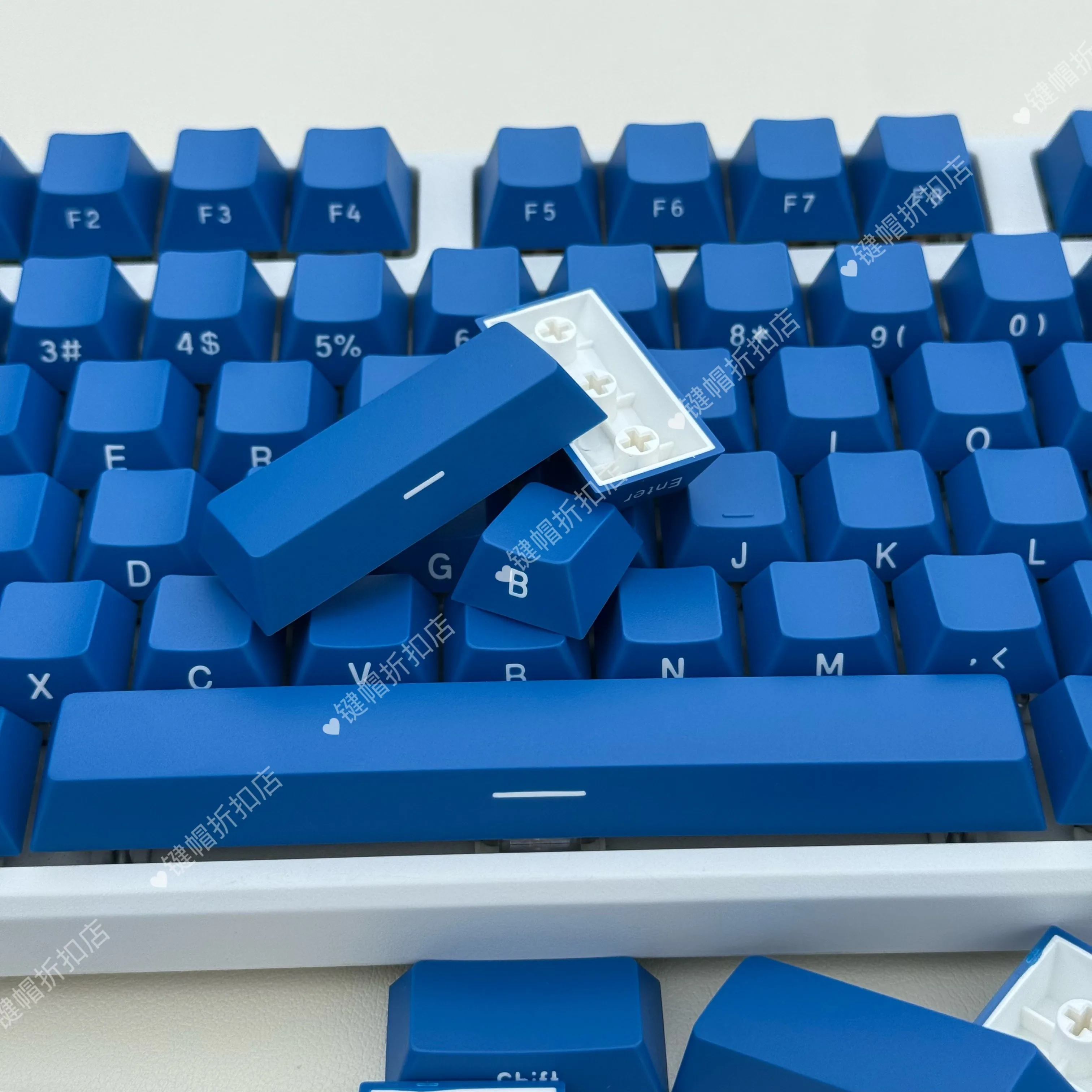 140 Side carving GMK Klein Blue Keycaps PBT Dye Subbed Key Caps Cherry Profile Keycap With 2.25U 2.75U 3U 7U Spacebar ISO Enter
140 Side carving GMK Klein Blue Keycaps PBT Dye Subbed Key Caps Cherry Profile Keycap With 2.25U 2.75U 3U 7U Spacebar ISO Enter