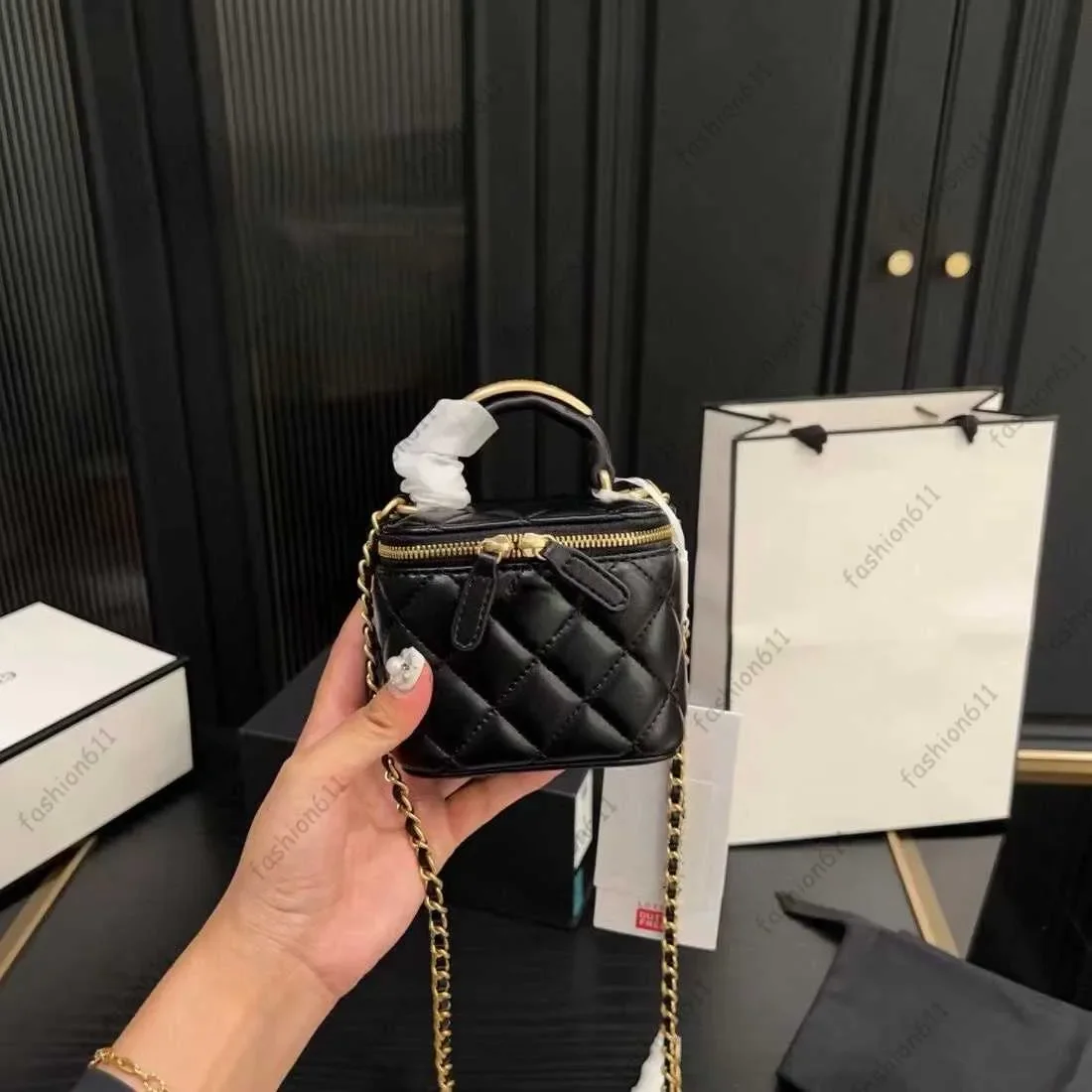 Cosmetic Bags Cases designers bag luxury suitcase bag women bags handbags single shoulder Bag fashionable style womens bags bout
Cosmetic Bags Cases designers bag luxury suitcase bag women bags handbags single shoulder Bag fashionable style womens bags bout