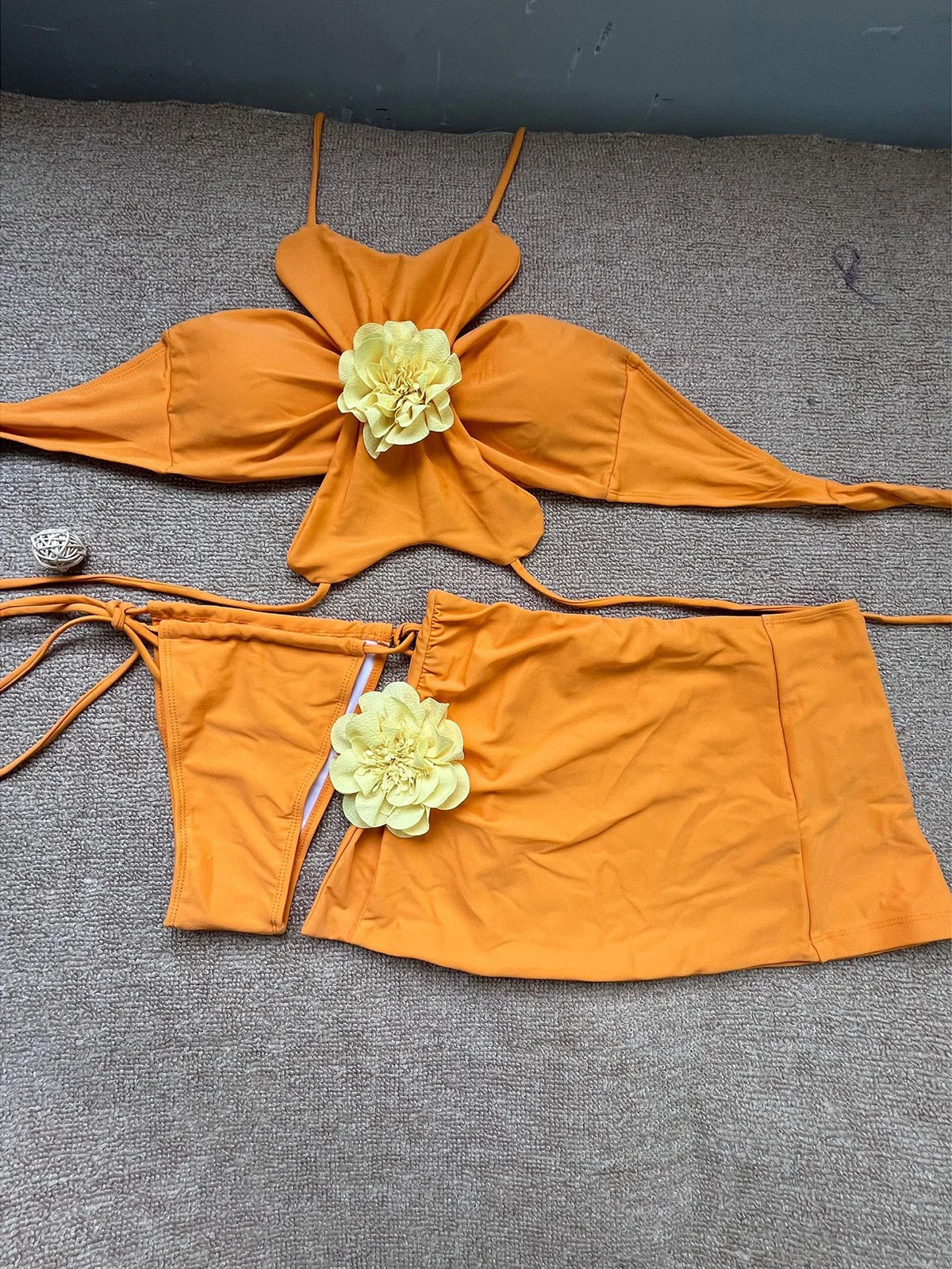 With Skirt 3D Flowers Halter Bikini Female Swimsuit Women Swimwear Three-pieces Bikini set Padded Bather Bathing Suit Swim V6699
With Skirt 3D Flowers Halter Bikini Female Swimsuit Women Swimwear Three-pieces Bikini set Padded Bather Bathing Suit Swim V6699