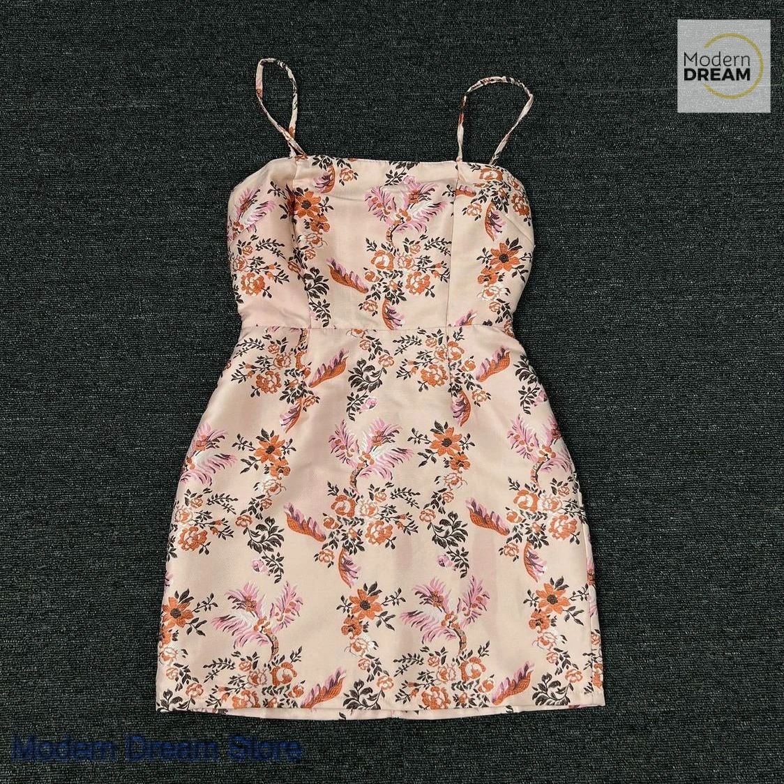 French minority suspender dress women's summer new fashion sense spice girl slim hip skirt waist casual jacquard suspender skirt
French minority suspender dress women's summer new fashion sense spice girl slim hip skirt waist casual jacquard suspender skirt