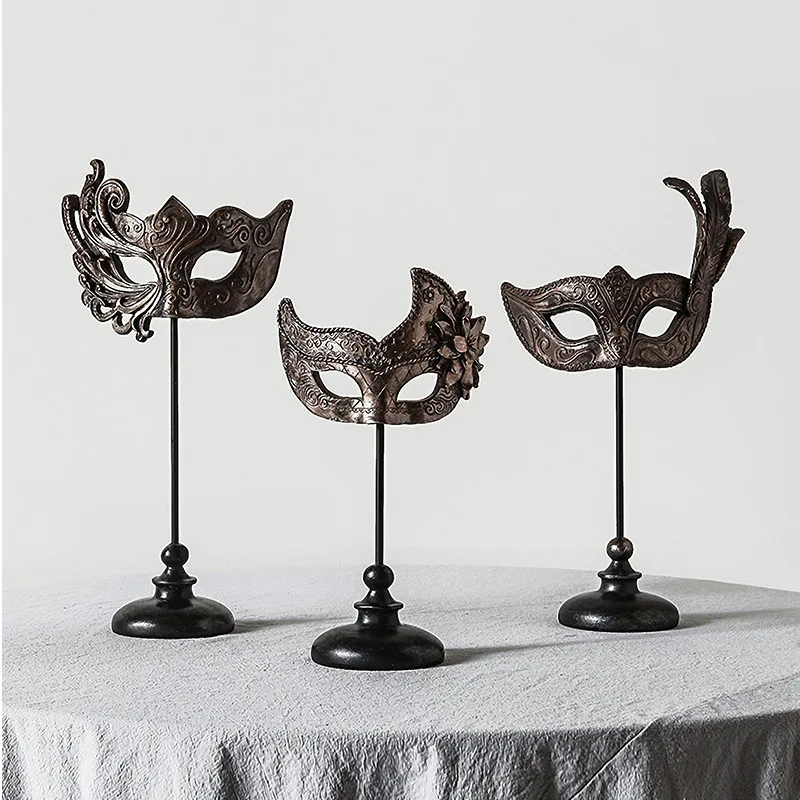 Mask Masquerade Resin Art Craft Ornament European Retro Figures Dance Decorative Figurines Home Decoration Accessories
Mask Masquerade Resin Art Craft Ornament European Retro Figures Dance Decorative Figurines Home Decoration Accessories
