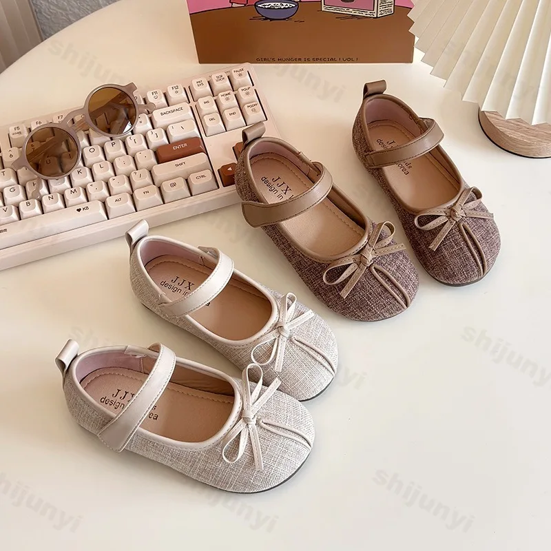 Повседневная обувь в корейском стиле для девочек, весна 2023, новые детские элегантные туфли принцессы на мягкой подошве, танцевальная обувь для выступлений
Повседневная обувь в корейском стиле для девочек, весна 2023, новые детские элегантные туфли принцессы на мягкой подошве, танцевальная обувь для выступлений
