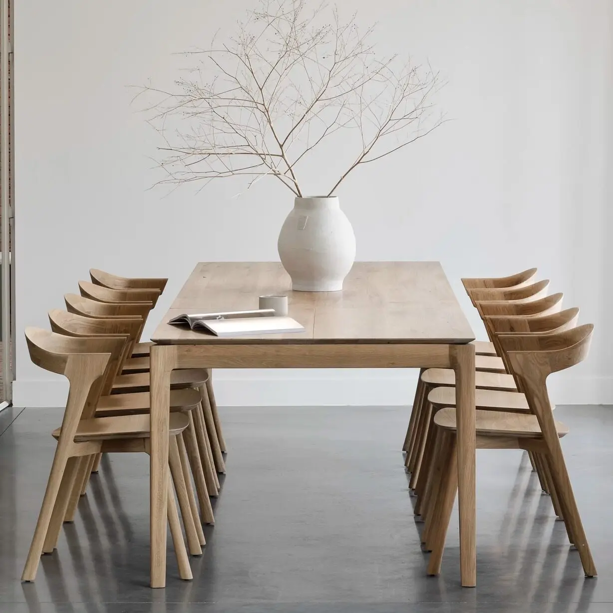 #Manufacturer Wholesale Nordic Solid Wood Dining Table Small Apartment Home Use Black Long Table Designer Meeting Table
#Manufacturer Wholesale Nordic Solid Wood Dining Table Small Apartment Home Use Black Long Table Designer Meeting Table