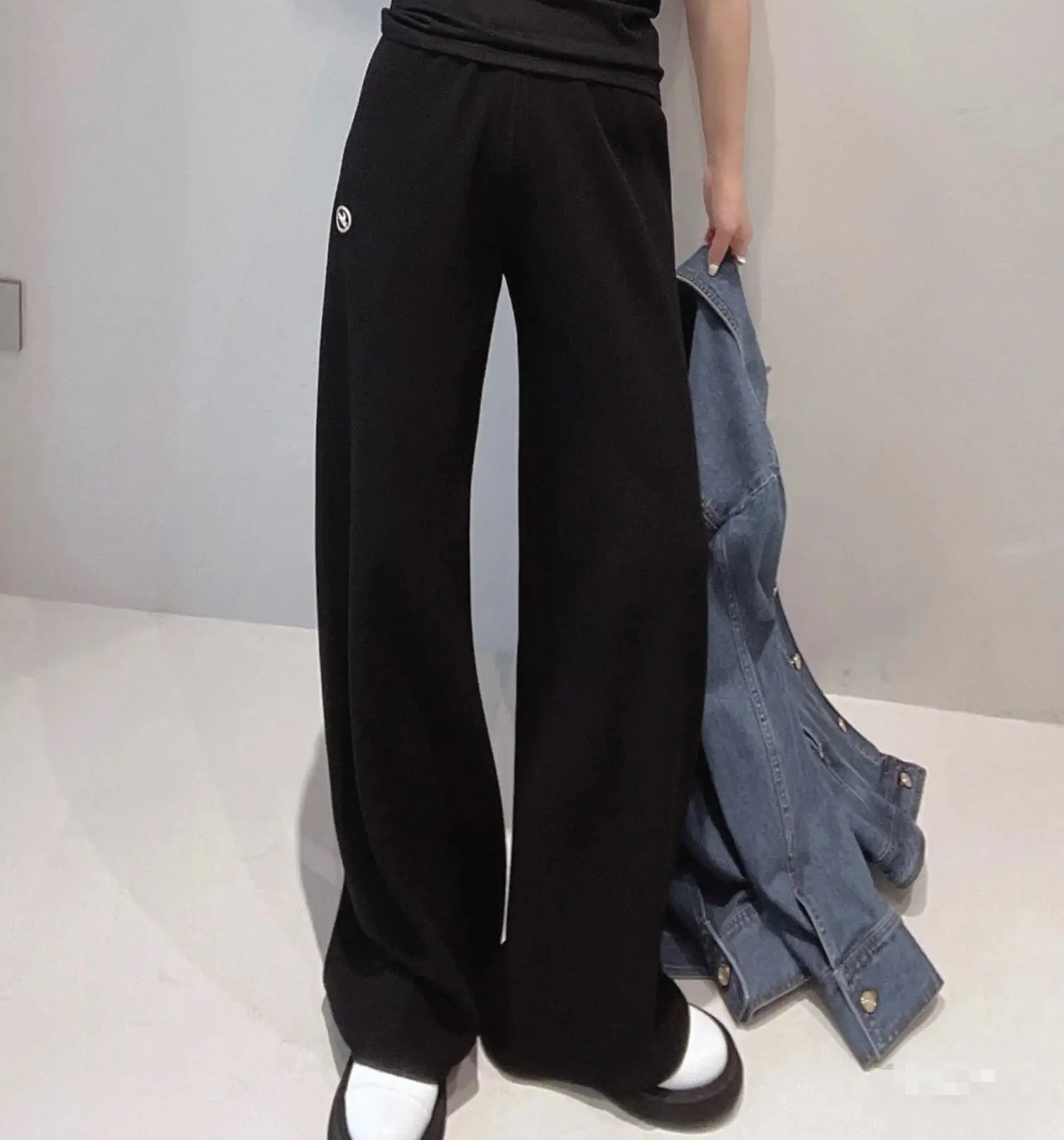 2022 Spring Versatile Slim Stretch Wide Leg Loose Trousers Straight Leg Pants Fashion Women Pants
2022 Spring Versatile Slim Stretch Wide Leg Loose Trousers Straight Leg Pants Fashion Women Pants