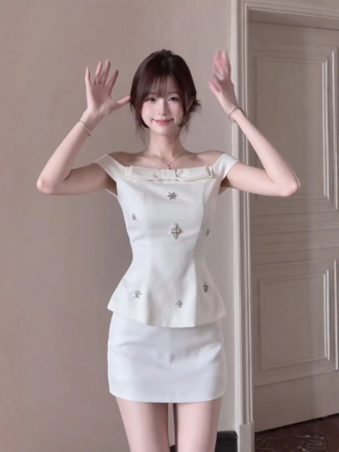 Summer Fashion Korean Style Outfit Set Bodycon Short Skirt Youthful Top Bottoms Matching Comfortable Cotton Blend T-Shirt
Summer Fashion Korean Style Outfit Set Bodycon Short Skirt Youthful Top Bottoms Matching Comfortable Cotton Blend T-Shirt