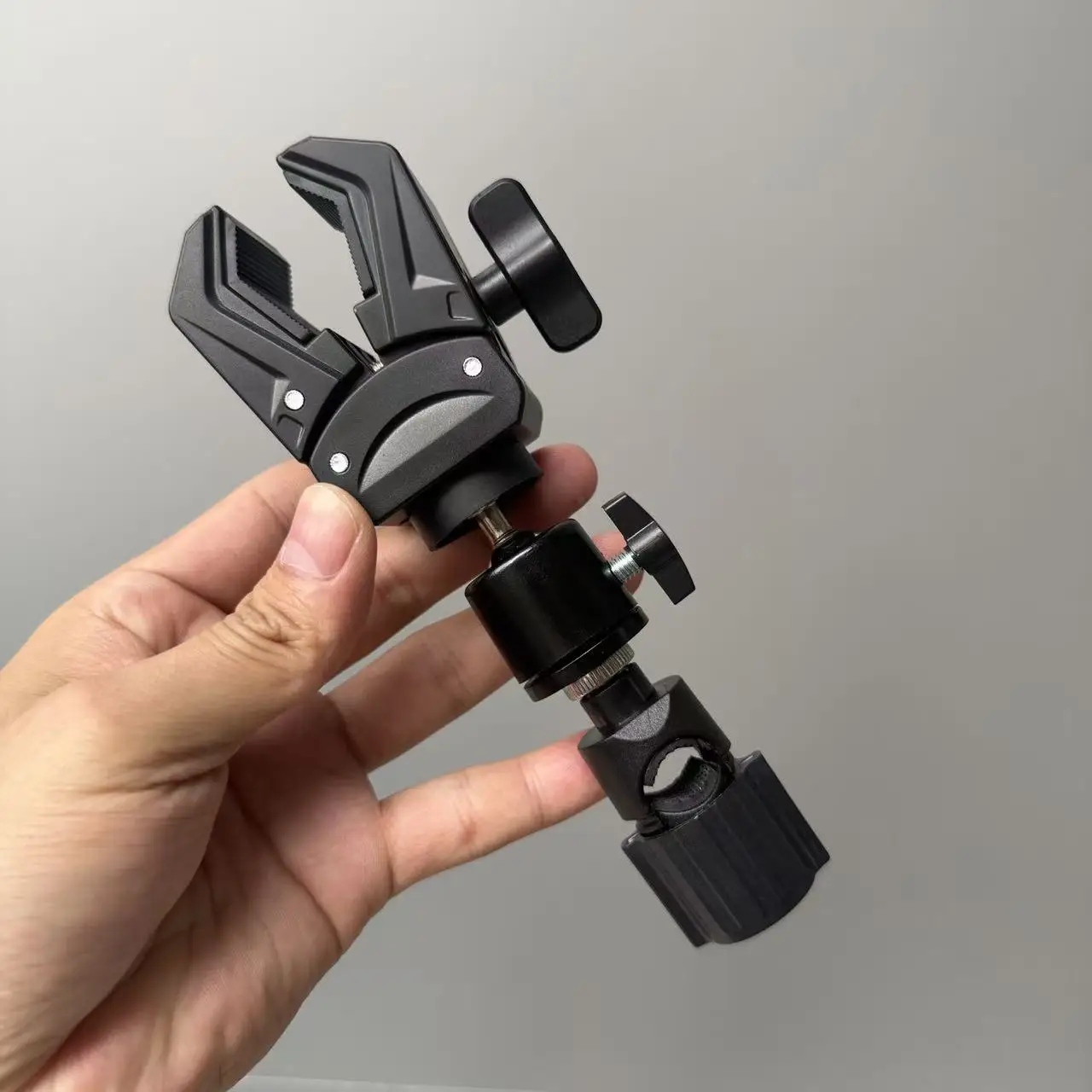 Metal Clamps for Circular Tubes Rearview Mirror Brackets with Rotating Pan Tilt for Electric Two Wheelers Riding Flas
Metal Clamps for Circular Tubes Rearview Mirror Brackets with Rotating Pan Tilt for Electric Two Wheelers Riding Flas
