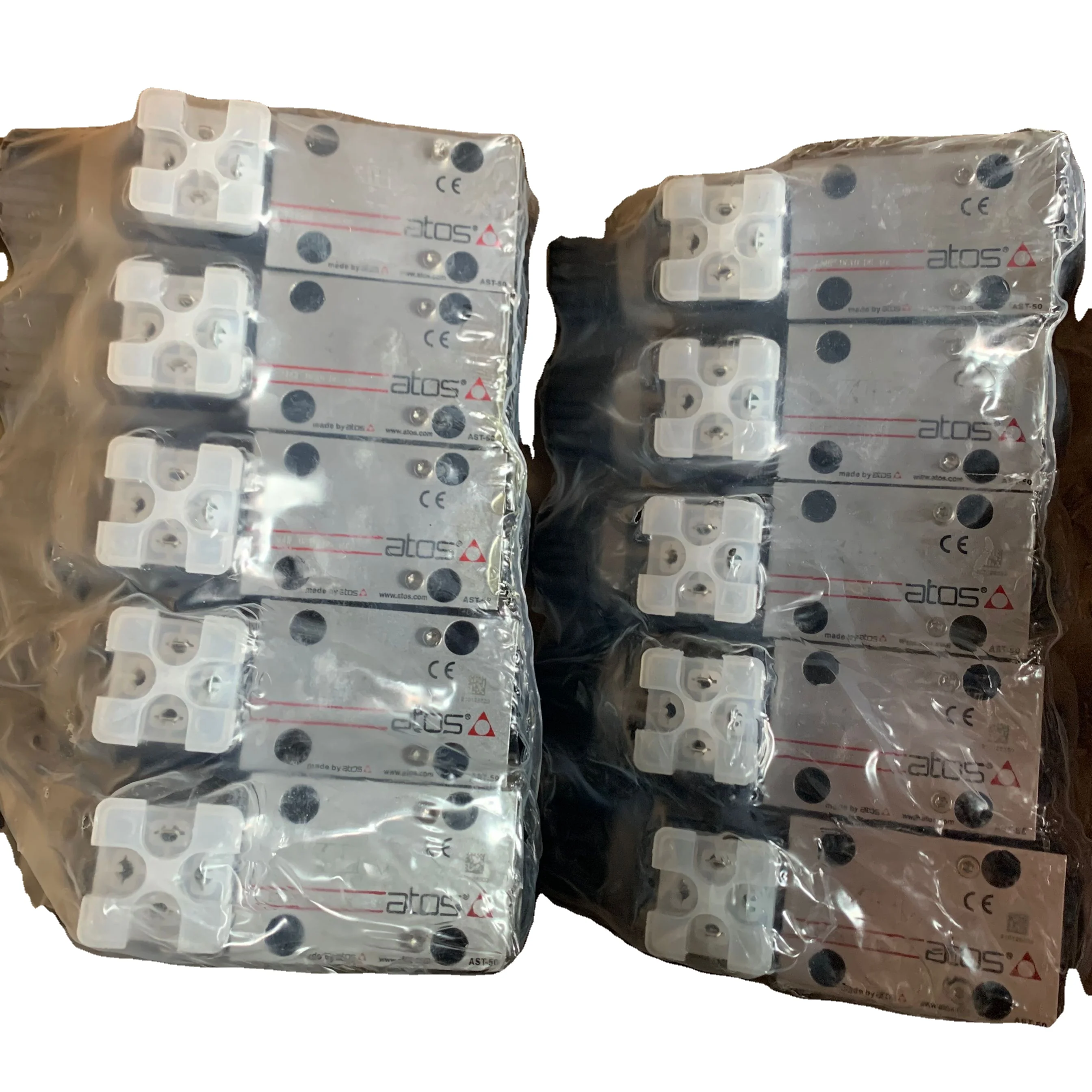 SDHE-0610-X 24DC SDHE-0610 DC 10S SDHE 0610 X 24DC Made in Italy original solenoid valve in stock competitive reliable
SDHE-0610-X 24DC SDHE-0610 DC 10S SDHE 0610 X 24DC Made in Italy original solenoid valve in stock competitive reliable