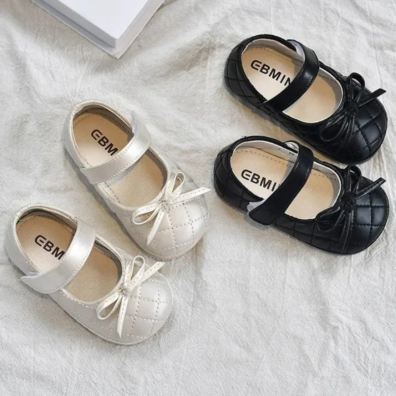 Girls Walking Shoes Simple Sweet Bows Baby Flat Shoes Round Toes Non-slip 2025 New Kids Leather Shoes Pu Soild Color Soft Sole
Girls Walking Shoes Simple Sweet Bows Baby Flat Shoes Round Toes Non-slip 2025 New Kids Leather Shoes Pu Soild Color Soft Sole