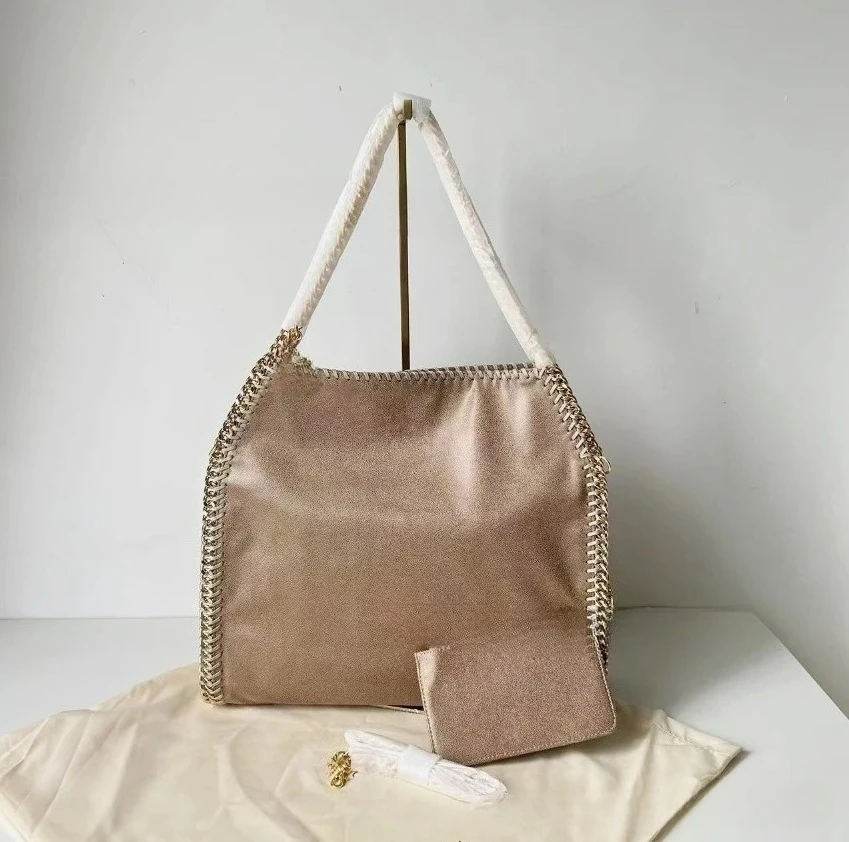 Designer Brand Shoulder Bag, Handbag, Wallet Chain, Women's Mobile Phone Bag, purses and handbags
Designer Brand Shoulder Bag, Handbag, Wallet Chain, Women's Mobile Phone Bag, purses and handbags