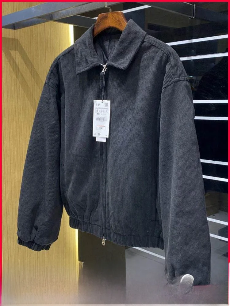 Retro American Sle Corduroy Jaet Thiened Casual Cotton Coat for Men Loose Fit Warm Winter Outerwear Zipper Decoration
Retro American Sle Corduroy Jaet Thiened Casual Cotton Coat for Men Loose Fit Warm Winter Outerwear Zipper Decoration