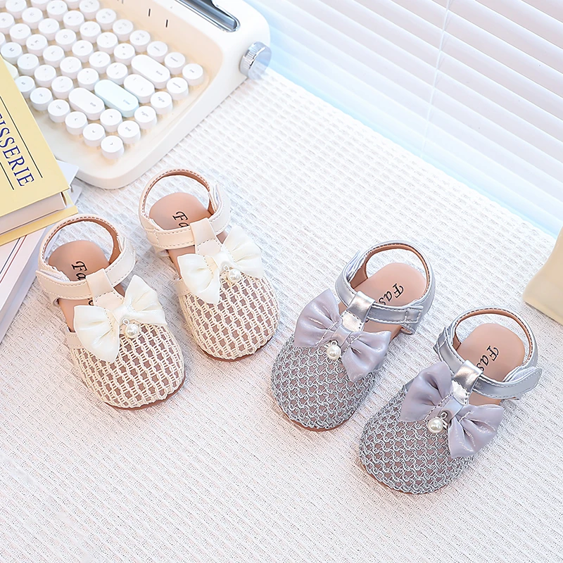 Girls Princess Shoes Big Sweet Bows Kids Beach Shoes T-strap Soft Sole 2025 Summer New Children Sandals Elegant Mesh Sweet Cute
Girls Princess Shoes Big Sweet Bows Kids Beach Shoes T-strap Soft Sole 2025 Summer New Children Sandals Elegant Mesh Sweet Cute