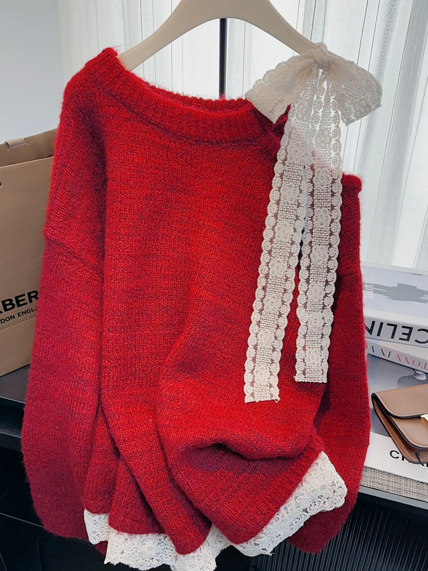 Red Cisas Sle Long Lace oulder Sweater Women's Autumn Faion Disappearing Pants 2025 Snake Year Luy Year Knit Top
Red Cisas Sle Long Lace oulder Sweater Women's Autumn Faion Disappearing Pants 2025 Snake Year Luy Year Knit Top