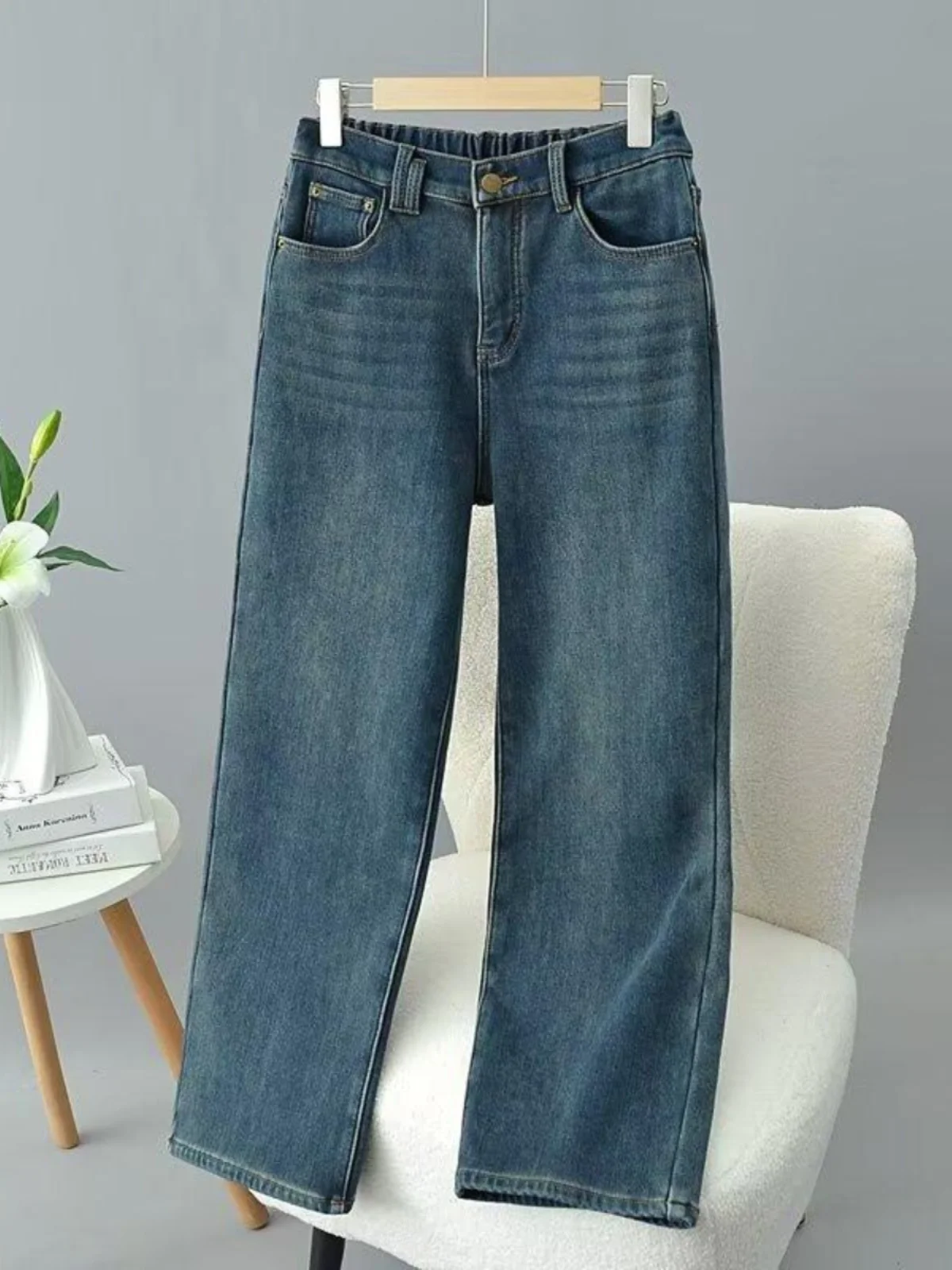 plus Size Women's Fleece Lined Wide Leg Jeans High Waist Trousers Thick High Elasticity Loose Fit Winter Fashion plus Size
plus Size Women's Fleece Lined Wide Leg Jeans High Waist Trousers Thick High Elasticity Loose Fit Winter Fashion plus Size