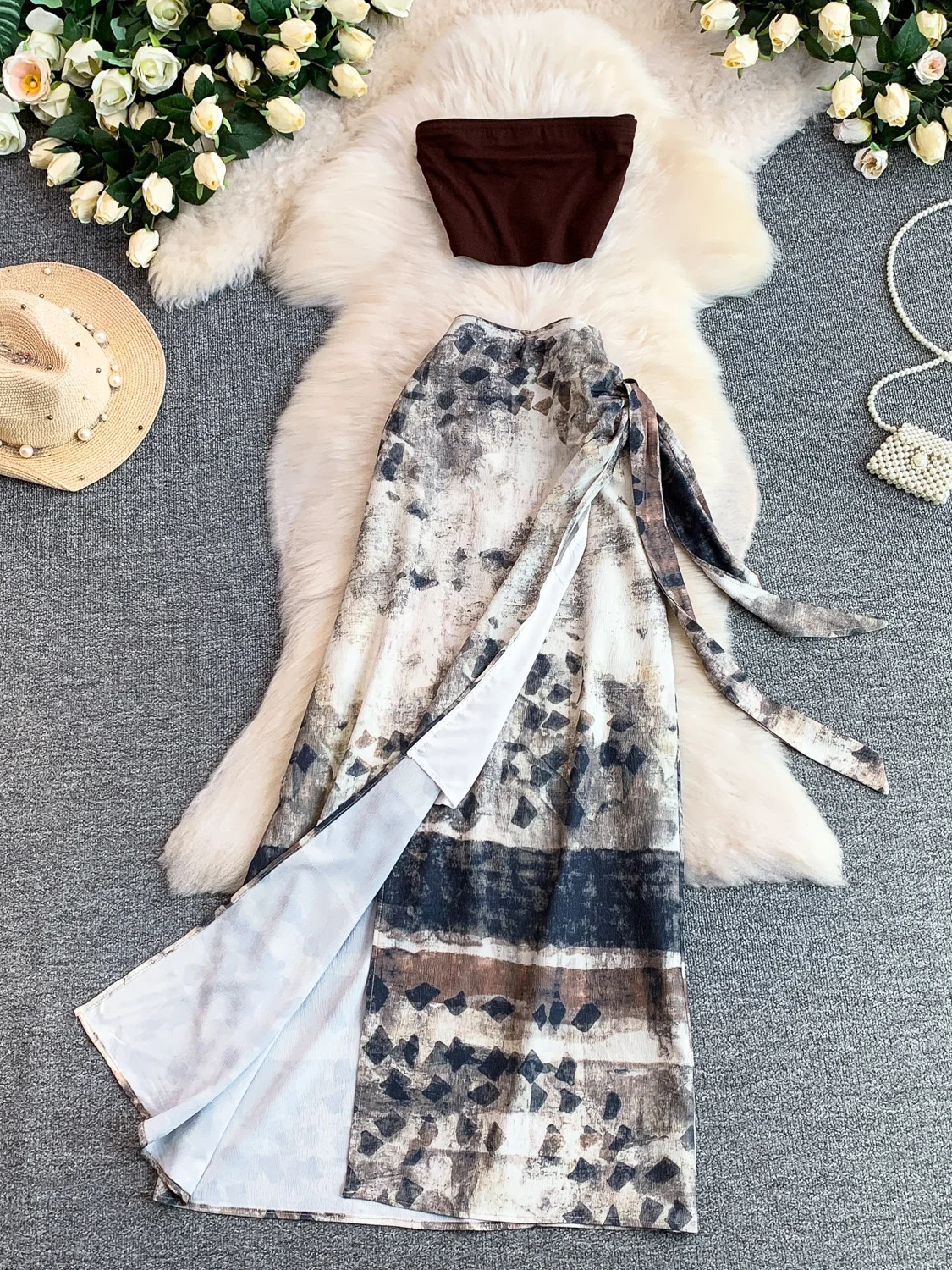 Sexy Short Crop Top And High Waist Long Split Skirt Two Piece Set Vacation Style Abstract Print Tie Dye Trendy Hot Girl Outfit
Sexy Short Crop Top And High Waist Long Split Skirt Two Piece Set Vacation Style Abstract Print Tie Dye Trendy Hot Girl Outfit