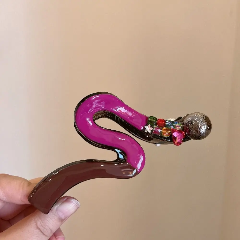 Contrasting Color Women Hair Claw Colorful Rhinestones Twisted Design Back Head Hair Clip Big Hairpin Fashion
Contrasting Color Women Hair Claw Colorful Rhinestones Twisted Design Back Head Hair Clip Big Hairpin Fashion