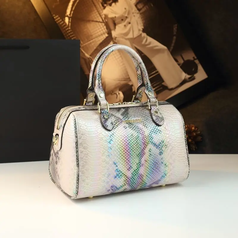 Роскошная универсальная дизайнерская сумка-кроссбоди для подгузников, модная женская сумка-тоут большой вместимости, элегантная сумка через плечо для стильного образа без помощи рук
Роскошная универсальная дизайнерская сумка-кроссбоди для подгузников, модная женская сумка-тоут большой вместимости, элегантная сумка через плечо для стильного образа без помощи рук