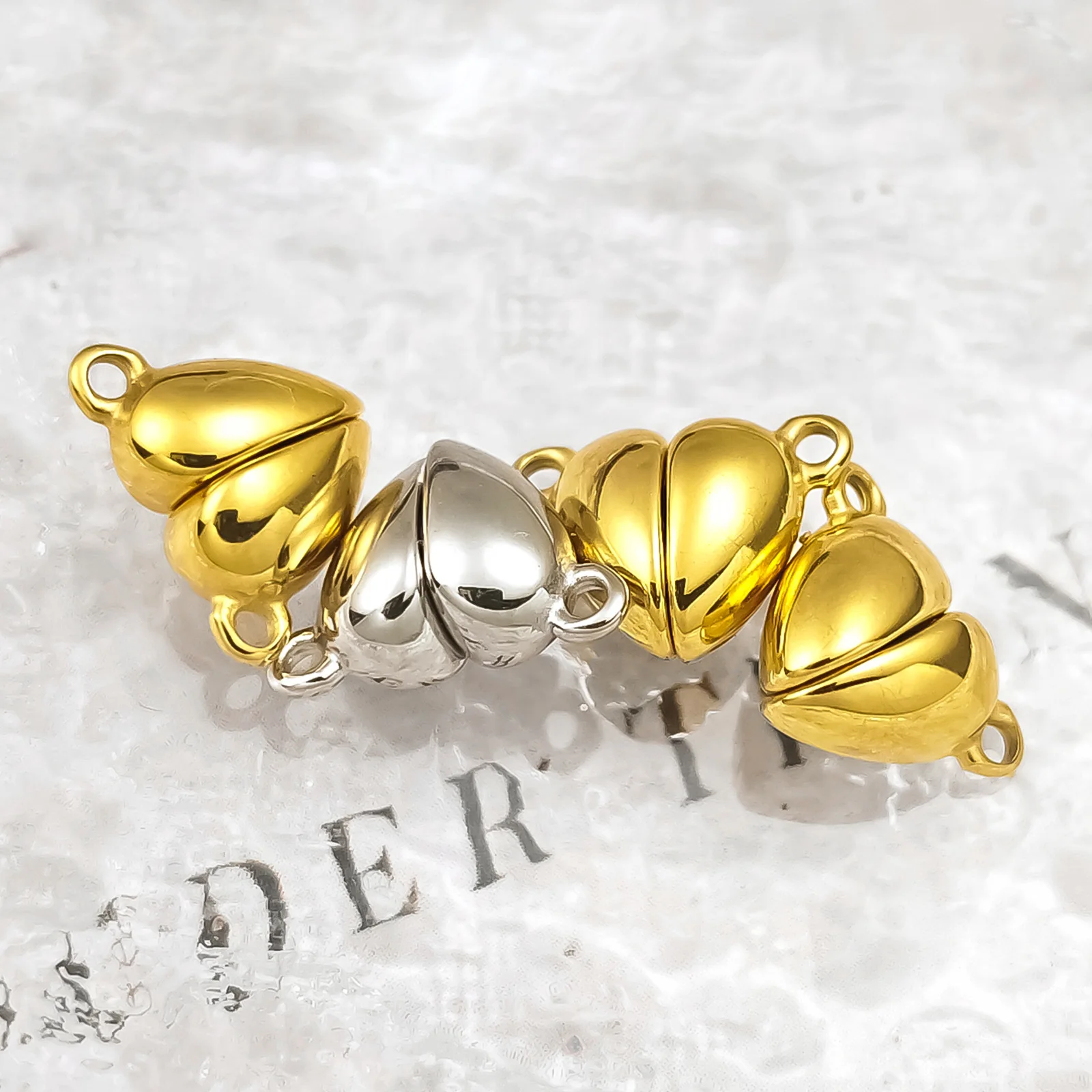 5Pcs PVD18K Gold Polishing Stainless Steel Heart-Shaped Magnetic Clasp DIY Bracelets Necklaces Suction Connectors for Jewelry
5Pcs PVD18K Gold Polishing Stainless Steel Heart-Shaped Magnetic Clasp DIY Bracelets Necklaces Suction Connectors for Jewelry