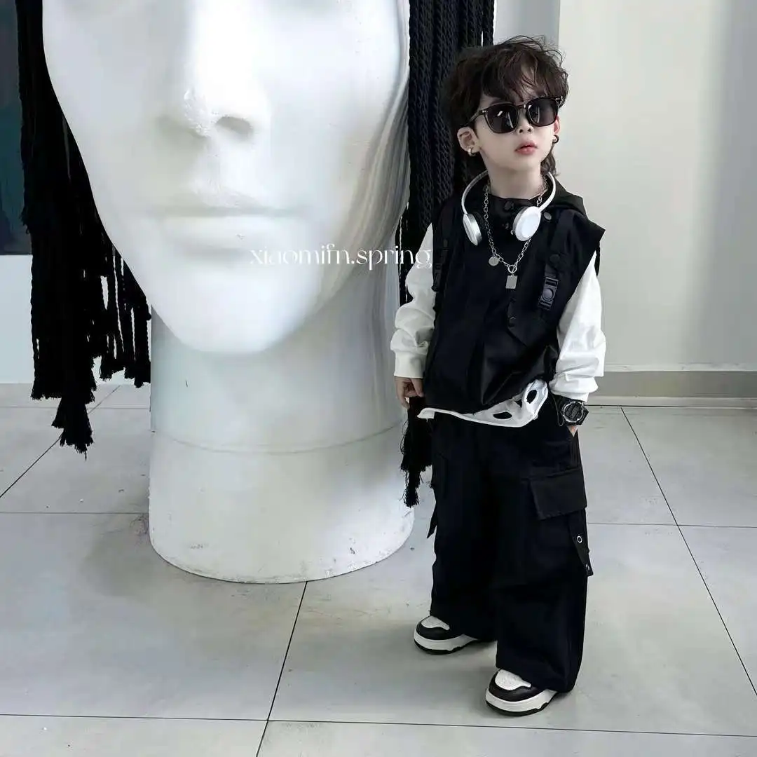 Children's Spring and Autumn Set Fashion New Boys' Casual Vest+Long Sleeve T-shirt+Pants 3-Piece Set
Children's Spring and Autumn Set Fashion New Boys' Casual Vest+Long Sleeve T-shirt+Pants 3-Piece Set
