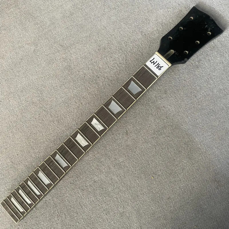 LN186 Electric Guitar Neck DIY Part Machine Head L3+R3 22 Frets Maple/Rosewood Right Hand 628mm Scale Included
LN186 Electric Guitar Neck DIY Part Machine Head L3+R3 22 Frets Maple/Rosewood Right Hand 628mm Scale Included