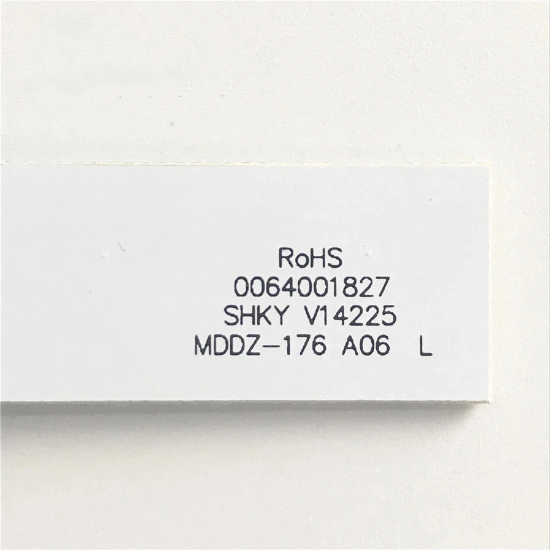 LED Light Strip bar for RoHS 0064001827 Display screen BCD-575WDBI MDDZ-176 A06
LED Light Strip bar for RoHS 0064001827 Display screen BCD-575WDBI MDDZ-176 A06