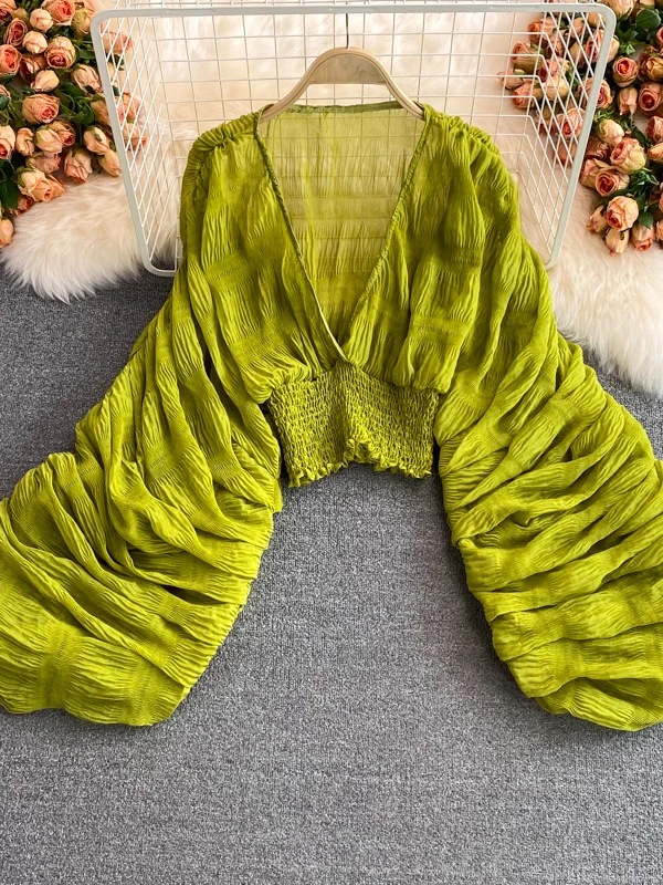 Женская шифоновая блузка с V-образным вырезом и рукавами-фонариками, укороченная, свободного кроя, с эффектом похудения, модная, в европейском стиле, с принтом
Женская шифоновая блузка с V-образным вырезом и рукавами-фонариками, укороченная, свободного кроя, с эффектом похудения, модная, в европейском стиле, с принтом