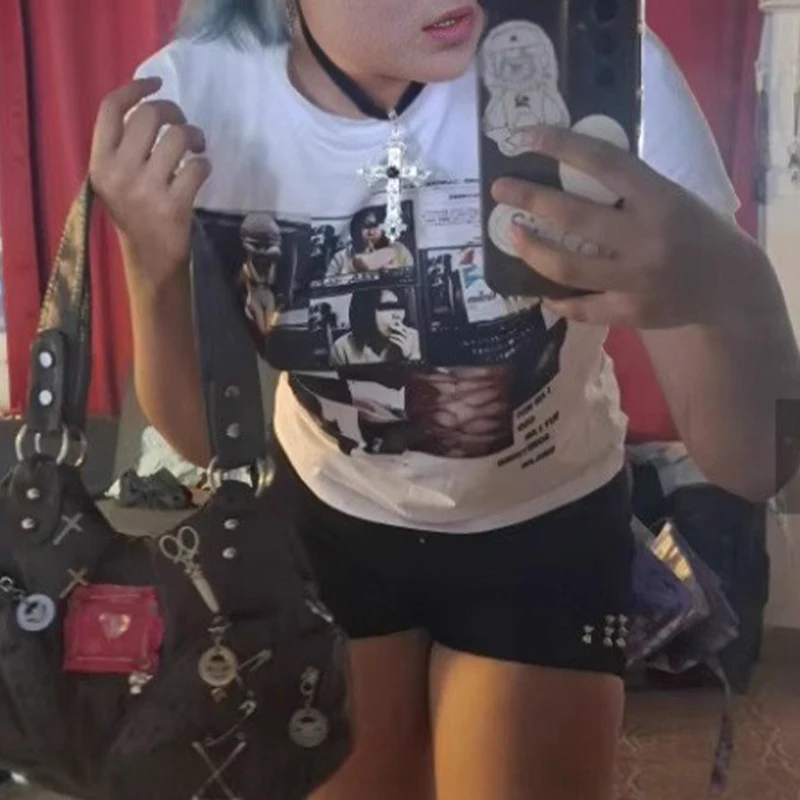 Emo Y2k style aesthetic streetwear women's T-shirt summer casual Gothic dark short sleeved 90s retro tight fitting crop top T-sh
Emo Y2k style aesthetic streetwear women's T-shirt summer casual Gothic dark short sleeved 90s retro tight fitting crop top T-sh