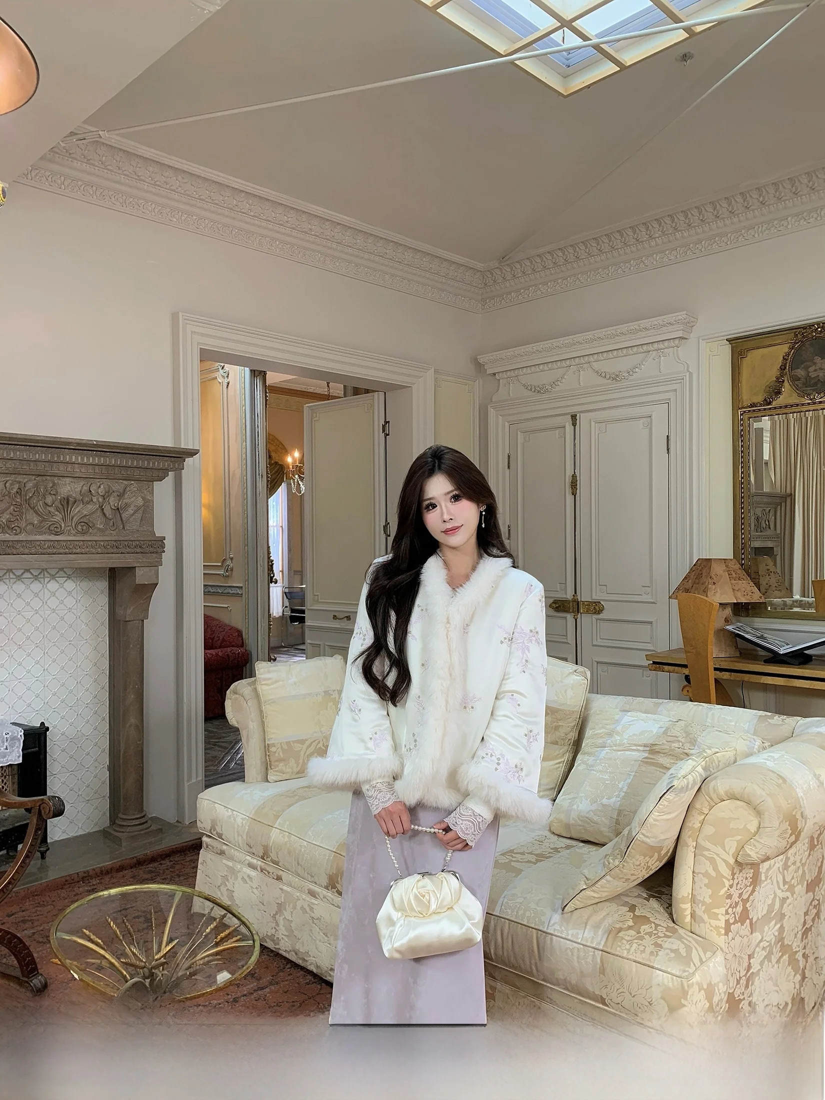 Новая китайская женская пушистая куртка большого размера с вышивкой в стиле дзен, пэчворк, теплая короткая куртка с цветочным узором, свободный крой
Новая китайская женская пушистая куртка большого размера с вышивкой в стиле дзен, пэчворк, теплая короткая куртка с цветочным узором, свободный крой