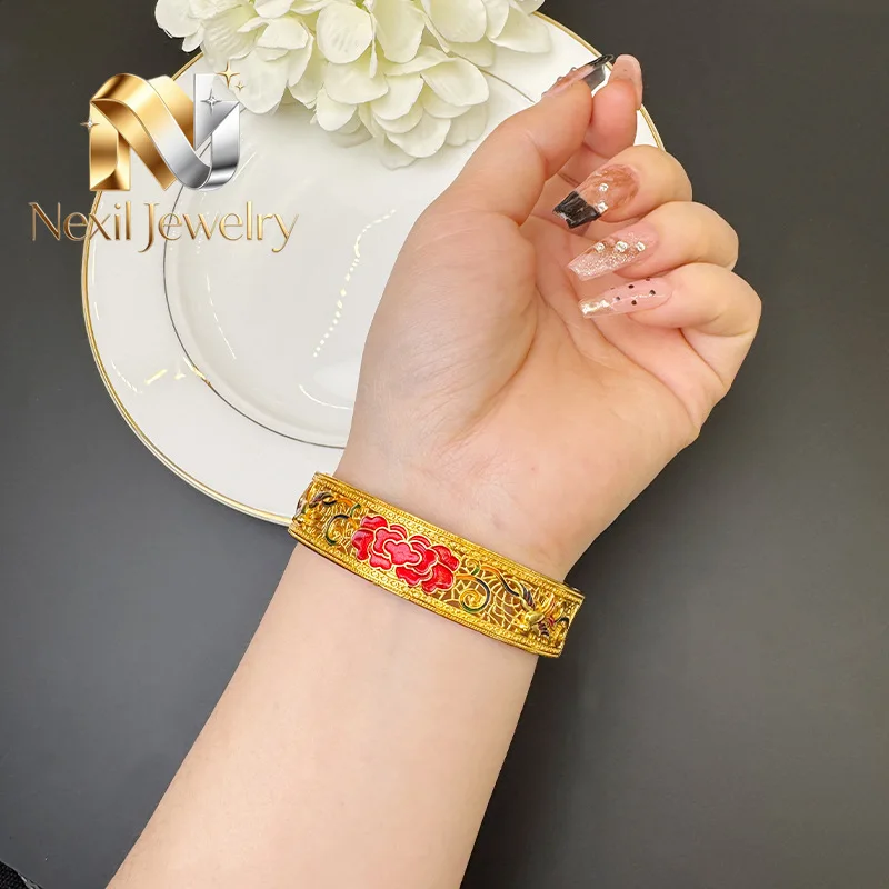 Nexil Jewelry Nexil Jewelry Hollow Filigree Enamel Peony Open Bracelet Women 24K Gold AU999 - Classic peony, lively filigree,
Nexil Jewelry Nexil Jewelry Hollow Filigree Enamel Peony Open Bracelet Women 24K Gold AU999 - Classic peony, lively filigree,