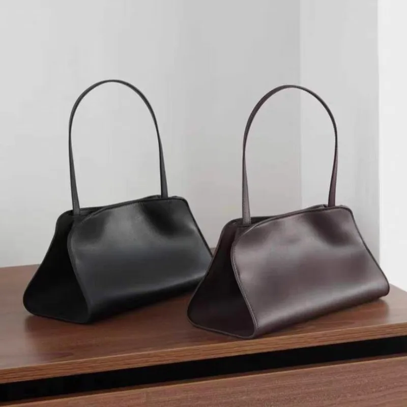 Ashionable Quality Cowhide Handbag Casual Soft Shoulder Bag Women Top-grain Underarm Bag Soft and Large Capacity Shoulder Bag
Ashionable Quality Cowhide Handbag Casual Soft Shoulder Bag Women Top-grain Underarm Bag Soft and Large Capacity Shoulder Bag