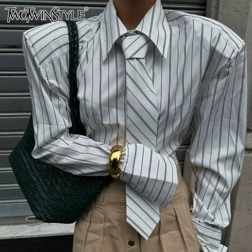 TWOTWINSTYLE White Loose Spliced Striped Chic Shirts for Women Lapel Long Sleeve Elegant Luxury Shirt Female Summer Fashion New
TWOTWINSTYLE White Loose Spliced Striped Chic Shirts for Women Lapel Long Sleeve Elegant Luxury Shirt Female Summer Fashion New