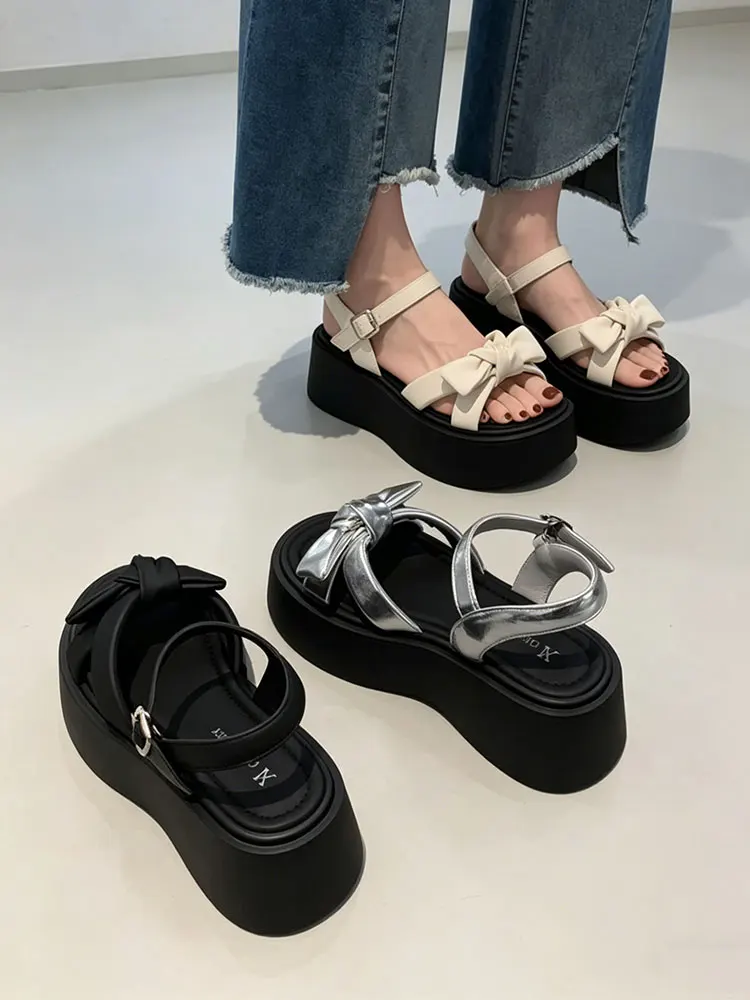 Beige Knot Thick Heel Sandals Women's 2026 New Summer Retro Fashion Beach Shoes Matching Skirts Low Cut Korean Style High Heels
Beige Knot Thick Heel Sandals Women's 2026 New Summer Retro Fashion Beach Shoes Matching Skirts Low Cut Korean Style High Heels