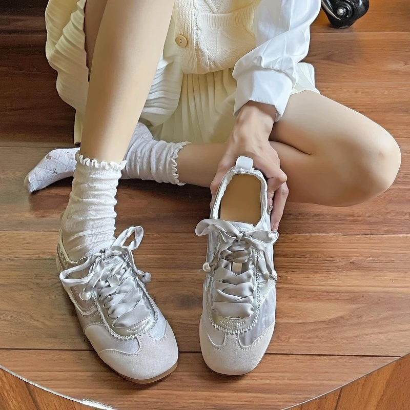 Кожаная женская обувь Gump, новинка лета 2024, спортивная обувь на плоской подошве, повседневная дышащая женская обувь, балетки, женская тренировочная обувь в немецком стиле
Кожаная женская обувь Gump, новинка лета 2024, спортивная обувь на плоской подошве, повседневная дышащая женская обувь, балетки, женская тренировочная обувь в немецком стиле