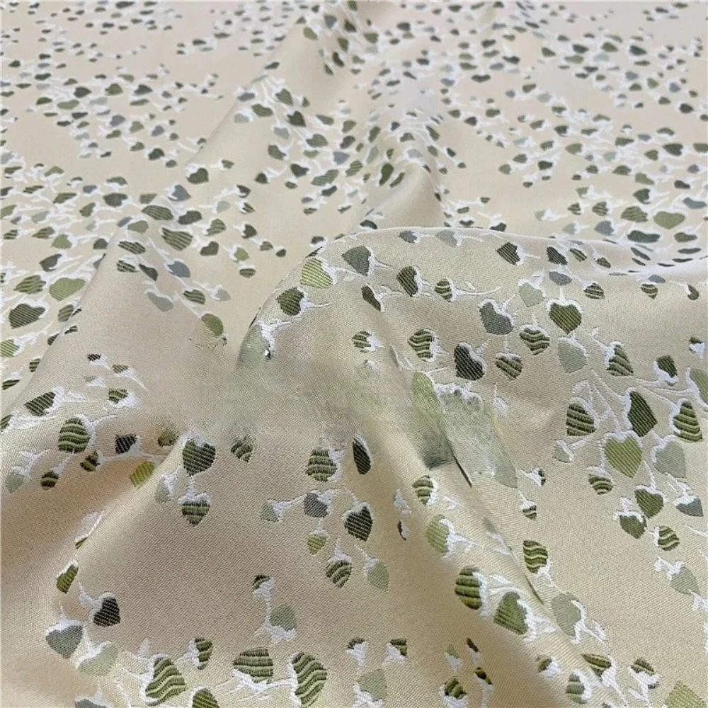 Жаккардовая парчовая ткань Love, окрашенная в пряже, европейско-американская мода для шитья, дизайнерское платье, плащ, оптовая продажа, материал, ткань
Жаккардовая парчовая ткань Love, окрашенная в пряже, европейско-американская мода для шитья, дизайнерское платье, плащ, оптовая продажа, материал, ткань