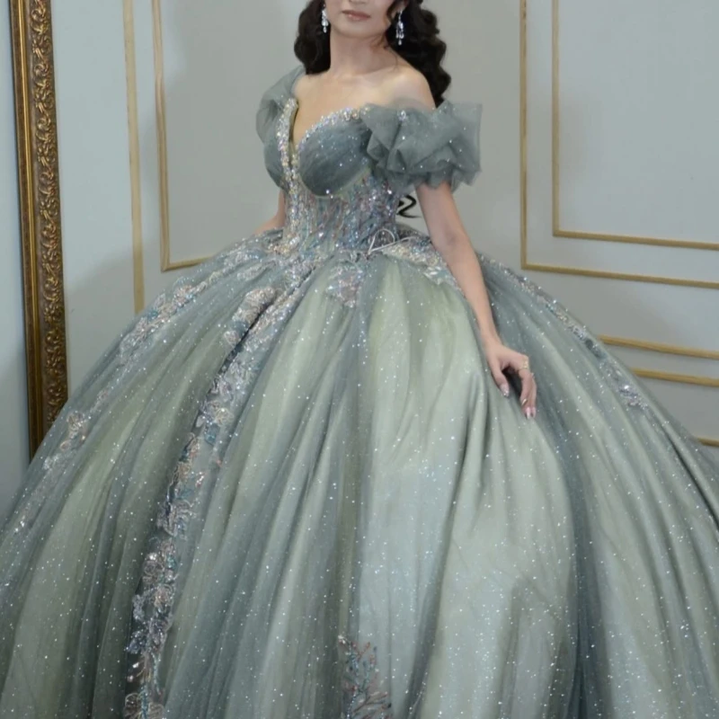 Green shiny Quinceanera Dresses Off Shoulder Ball Gown Sweet 16 Dress Applique Lace Beads Tull Birthday Party Vestidos 15 Anos
Green shiny Quinceanera Dresses Off Shoulder Ball Gown Sweet 16 Dress Applique Lace Beads Tull Birthday Party Vestidos 15 Anos