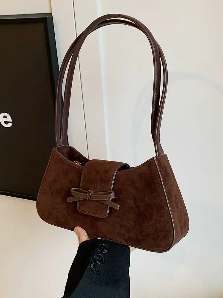 Модные дизайнерские женские сумки на плечо с бантом, текстурированная матовая сумка для подмышек на осень и зиму, новые дамские сумочки 2024
Модные дизайнерские женские сумки на плечо с бантом, текстурированная матовая сумка для подмышек на осень и зиму, новые дамские сумочки 2024