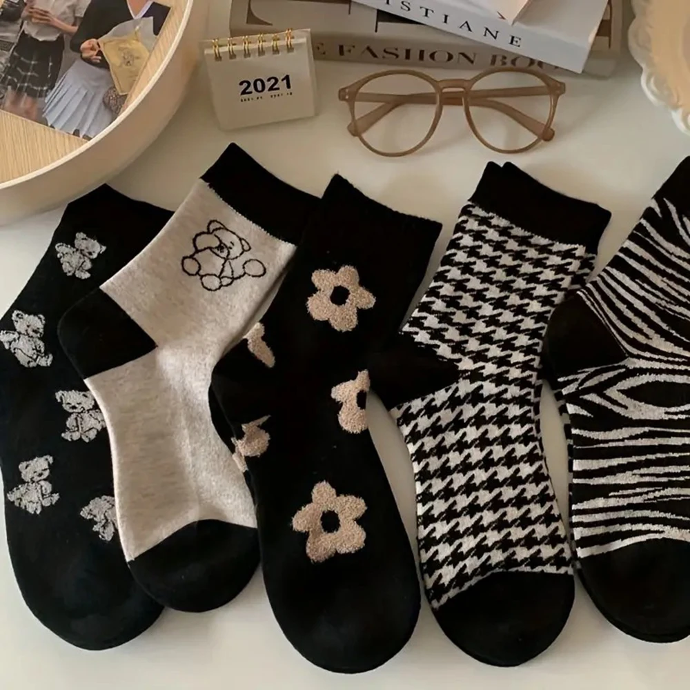 5 Pairs Women Cute Little Bear Mid Calf Socks Fashionable Flower Floral Prints Soft Comfortable Spring Autumn Casual Socks
5 Pairs Women Cute Little Bear Mid Calf Socks Fashionable Flower Floral Prints Soft Comfortable Spring Autumn Casual Socks