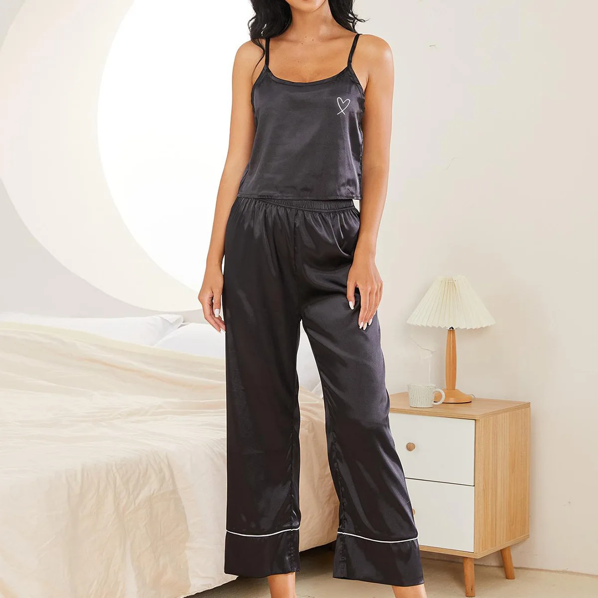 Ice Silk Pajamas, Women's Summer Suspender Top Pants, Two-Piece Set Of Thin, Breathable, And Minimalist Home Clothing
Ice Silk Pajamas, Women's Summer Suspender Top Pants, Two-Piece Set Of Thin, Breathable, And Minimalist Home Clothing