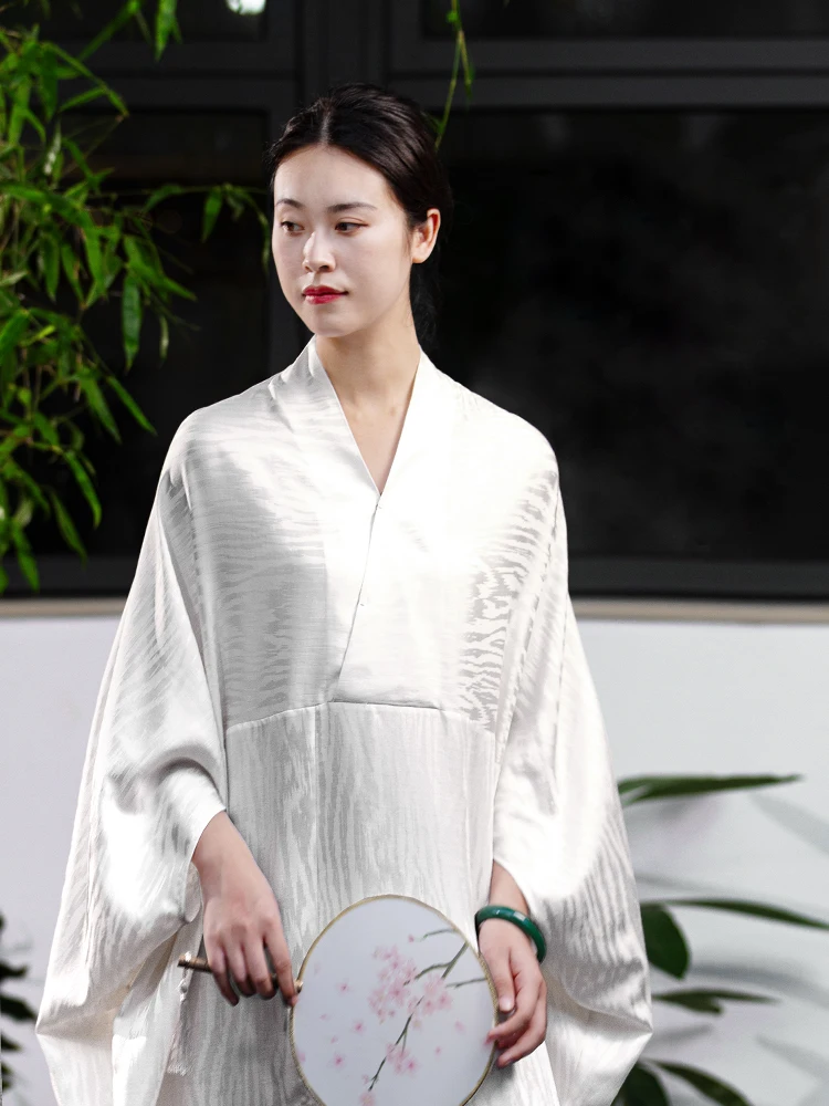 New Chinese Style Water Ripple Embroidered Silk Cotton Sateen Thin Casual Loose Zen Dress Robe High Waist Design Summer Fashion
New Chinese Style Water Ripple Embroidered Silk Cotton Sateen Thin Casual Loose Zen Dress Robe High Waist Design Summer Fashion