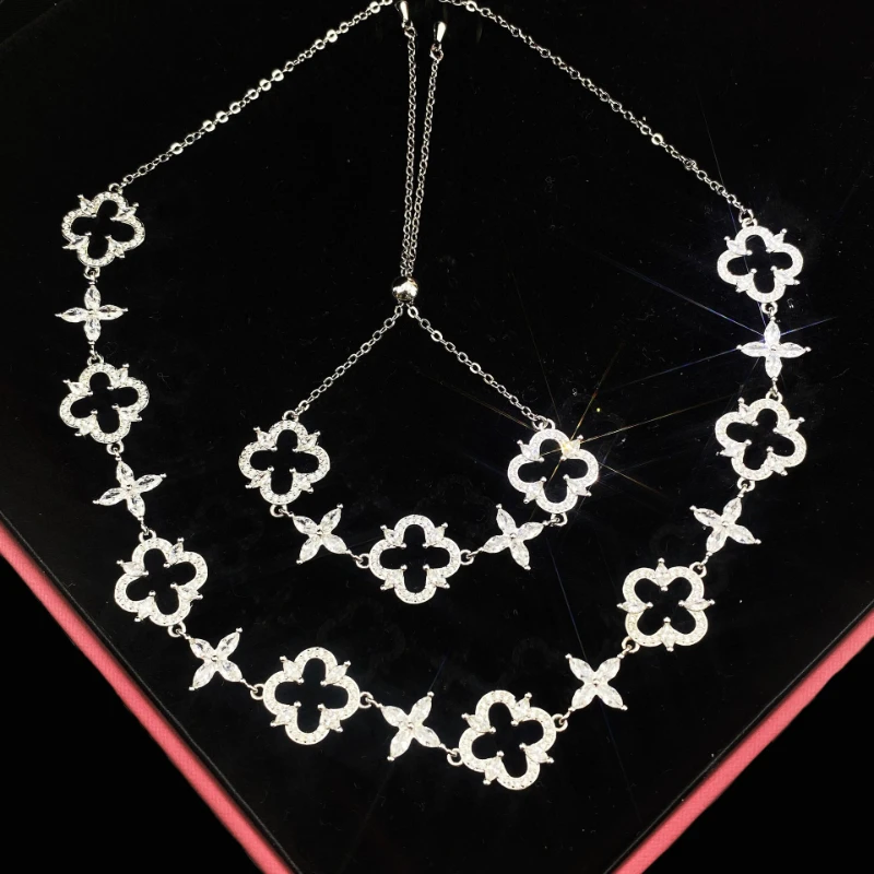 Fashionable And Luxurious Four Leaf Flower Necklace With Micro Inlaid Diamonds And Adjustable Four Grass Petal Bracelet
Fashionable And Luxurious Four Leaf Flower Necklace With Micro Inlaid Diamonds And Adjustable Four Grass Petal Bracelet