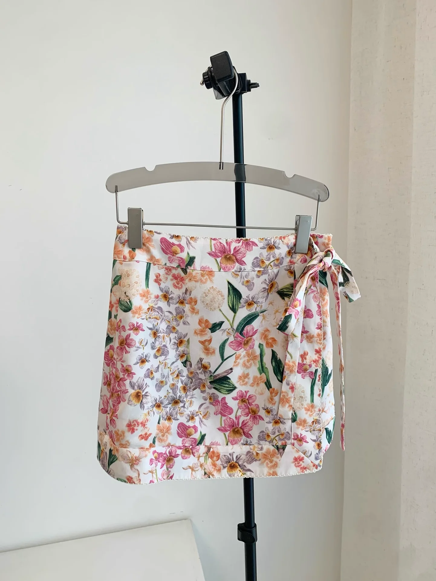 Flower Print Women Mini Skirt Summer 2025 Lace Edge Decoration Lace-up High Waist A-Line Sweet Female Jupe
Flower Print Women Mini Skirt Summer 2025 Lace Edge Decoration Lace-up High Waist A-Line Sweet Female Jupe