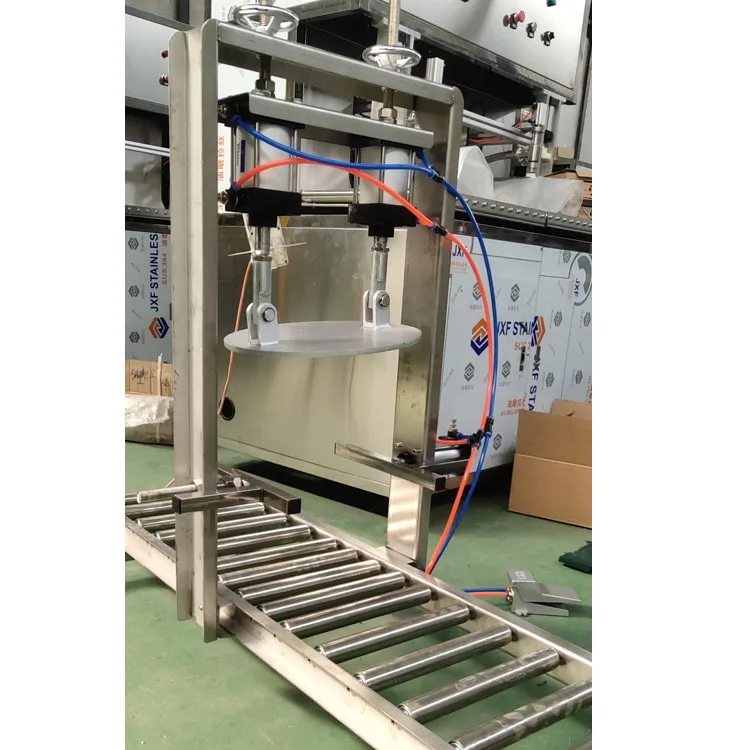 HCY Plastic barrel capping machine, small double cylinder capping machine, paint barrel capping machine
HCY Plastic barrel capping machine, small double cylinder capping machine, paint barrel capping machine