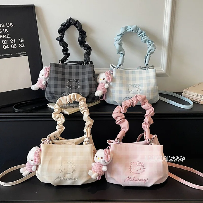Hello Kitty New Women's Handbag Cartoon Cute Embroidery Women's Shoulder Bag Large Capacity Casual Women's Bag High Quality
Hello Kitty New Women's Handbag Cartoon Cute Embroidery Women's Shoulder Bag Large Capacity Casual Women's Bag High Quality