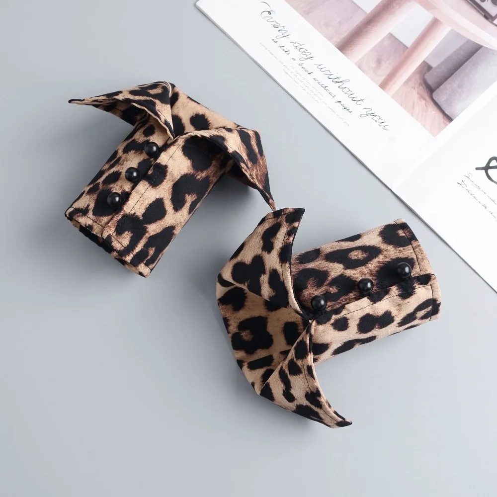 Detachable Leopard Print Shirt Fake Collar Commute Comfortable Fake Hand Sleeves Decorative Easy To Wear False Wrist Cuffs
Detachable Leopard Print Shirt Fake Collar Commute Comfortable Fake Hand Sleeves Decorative Easy To Wear False Wrist Cuffs