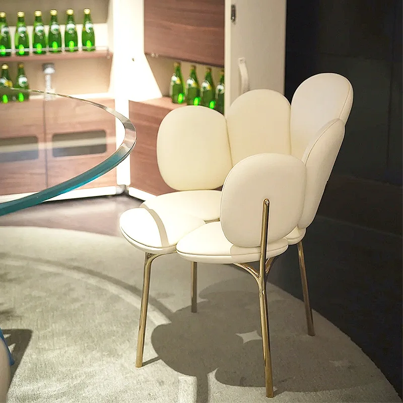 Italian light luxury leather petal chair creative designer restaurant stainless steel back dining chair home art makeup
Italian light luxury leather petal chair creative designer restaurant stainless steel back dining chair home art makeup