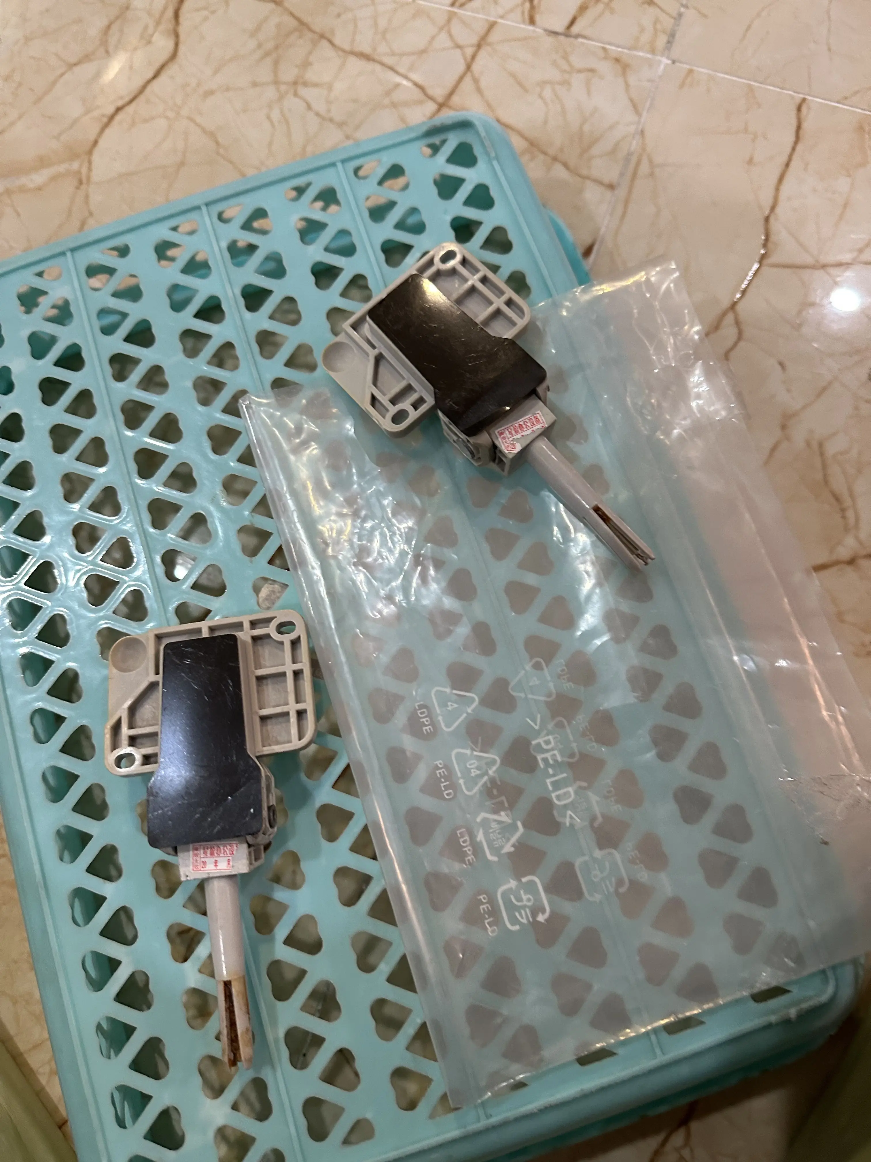 2 шт. шарнир Bizhub 162 для Konica Minolta DI163 1611 211 210 2011 7616 7216 220 1139-1705-01 1171-1127-03
2 шт. шарнир Bizhub 162 для Konica Minolta DI163 1611 211 210 2011 7616 7216 220 1139-1705-01 1171-1127-03