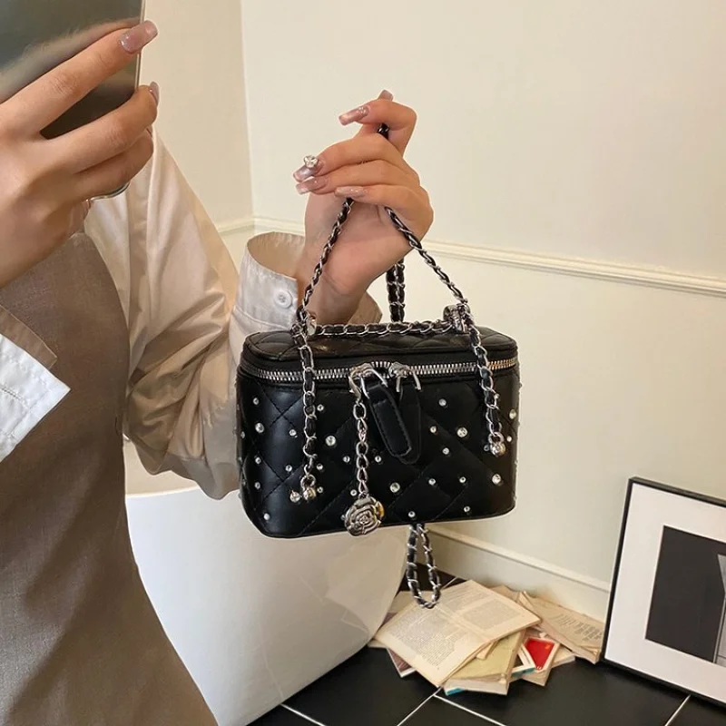 Sophisticated Ladies Leather Tote Bag Women's Handbag Crossbody Shoulder Elegant Classic Luxury Fashion
Sophisticated Ladies Leather Tote Bag Women's Handbag Crossbody Shoulder Elegant Classic Luxury Fashion