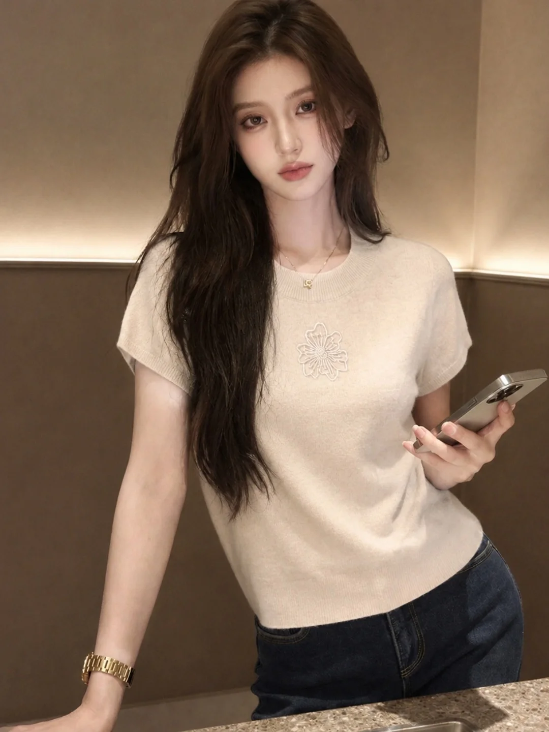 Korean Style Ice Silk Knitted Short Sleeve Top Versatile Elegant Slimming Commute Friendly Summer New Arrival High End Feeling
Korean Style Ice Silk Knitted Short Sleeve Top Versatile Elegant Slimming Commute Friendly Summer New Arrival High End Feeling